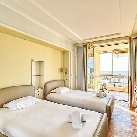 Nice With Sea View On The Croisette Appartement *